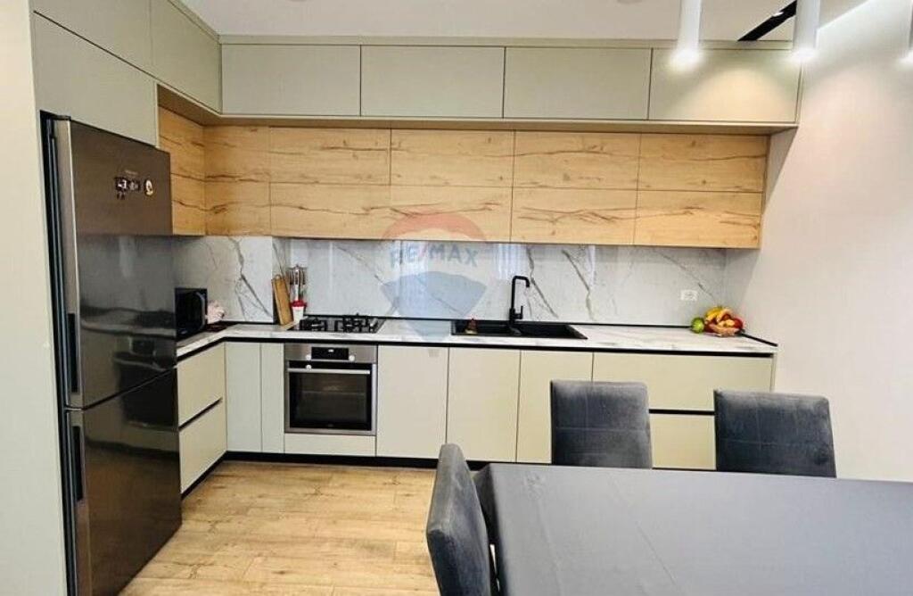 Apartment - For Sale - Karl Topia Square, Tirana(ID: 530361015-282)