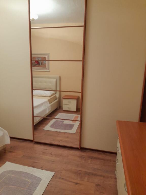Jepet Me Qera Apartament 2+1+1 Ballkon