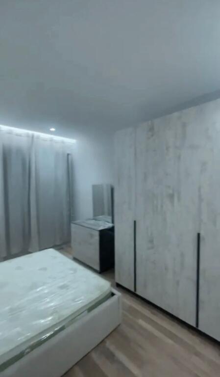 Super 1+1 Lluksoz me Qera tek 5 Maji