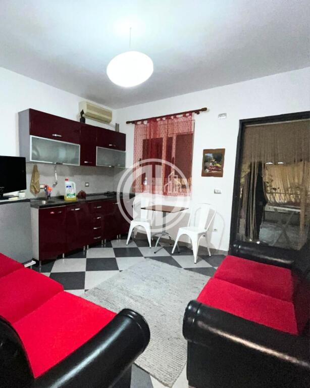 Shiten 2 apartamente 1+1 me verandë – Shkëmbi i Kavajës