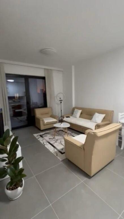 Apartament me qira 1+1 te Farmacia 10!
