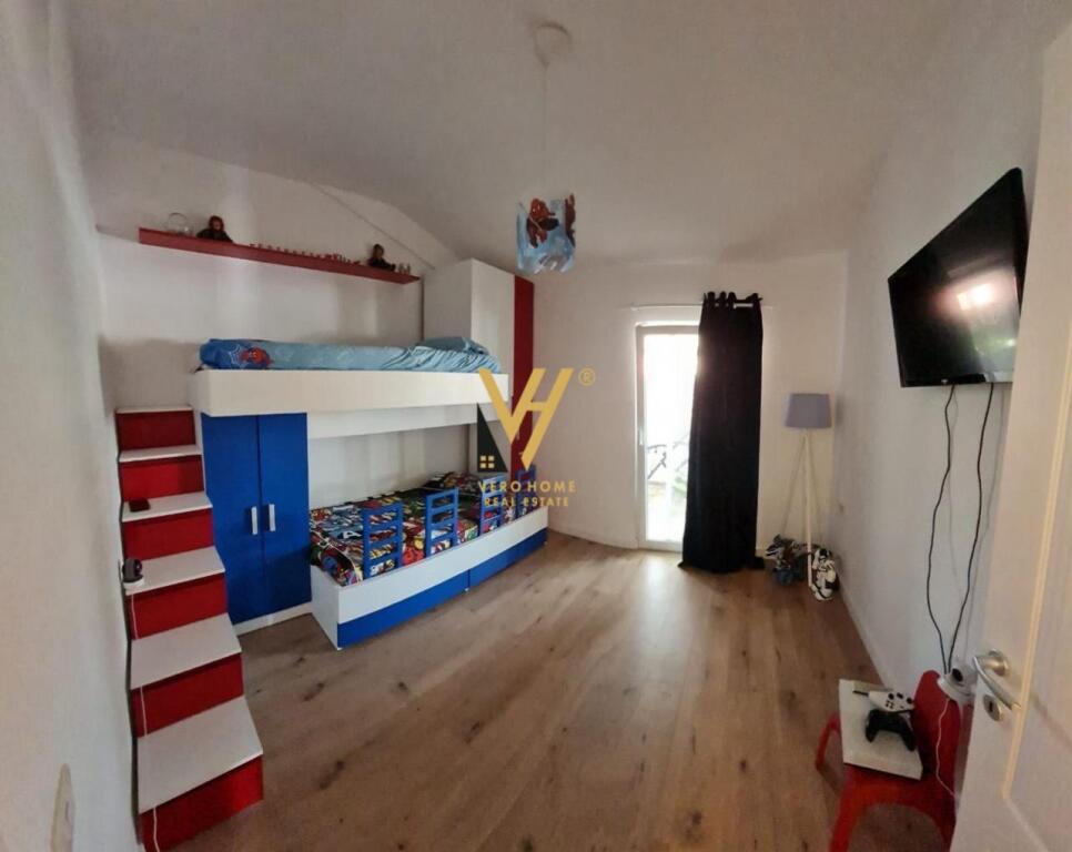 SHITET PENTHOUSE 3+1+2+VERANDE TE MALI I ROBIT, GOLEM 300.000 EURO