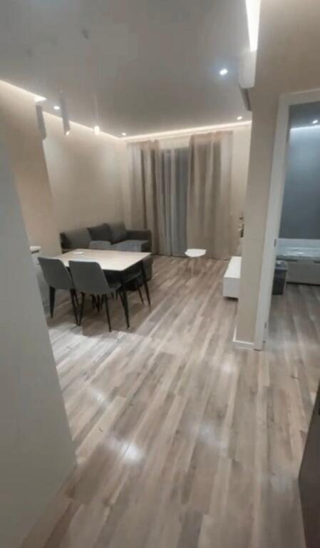 Super 1+1 Lluksoz me Qera tek 5 Maji