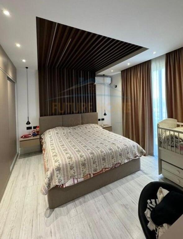 Apartment 2+1+2+ Veranda for sale, Shkozë.