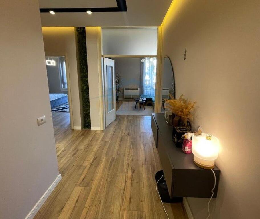 Shitet, Apartament 2+1+2, Kopshti Botanik, Tiranë