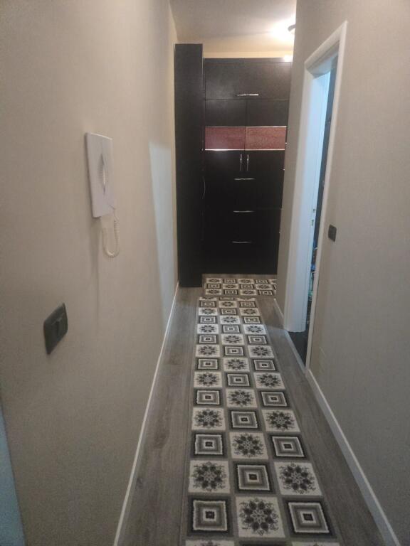 🏢In the Yzberisht area, near Big Market Armeni, a 2+1 furnished apartment is for rent. 50,000 Leke