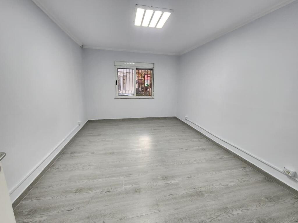 OFFICE FOR RENT 100 m2 (1st floor) Opposite Deliorgjit/ Irfan tomini🔥 3 work rooms (with parquet) 750 Eu (gross)