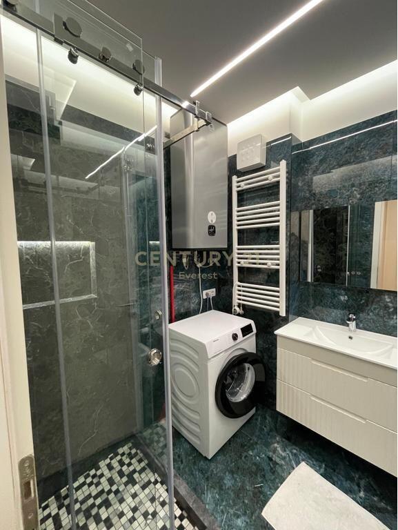 LIQENI I THATE, JAPIM ME QIRA APARTAMENT 2+1+2 + DY POSTE PARKIMI 1,400 € /Muaj Sip. Totale  100m2