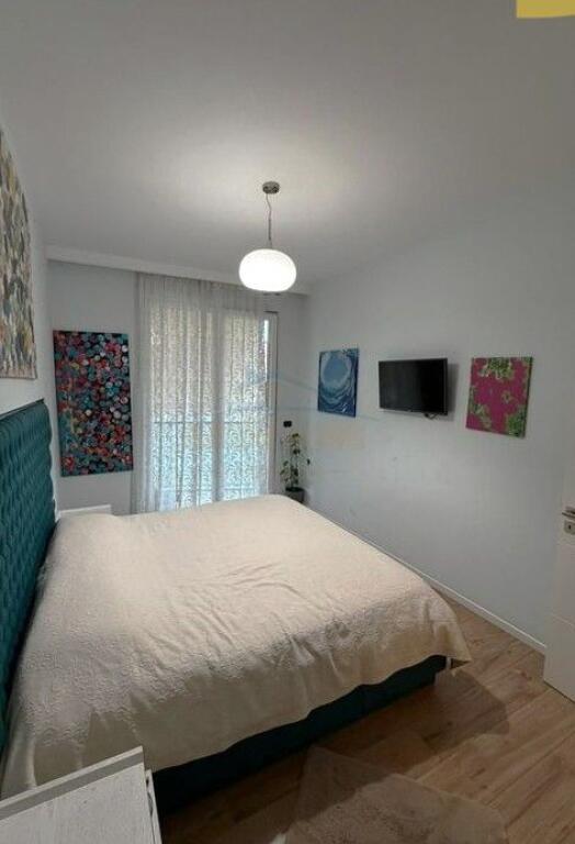 Shitet, Apartament 2+1, Rruga Gramoz Pashko, Fakulteti Ekonomik.