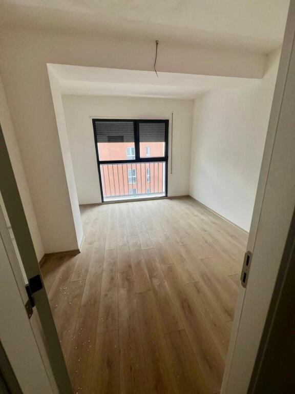 📣 QERA Ambient Zyre 👉 Apartament 2+1+2+🅿️ 📍 Prane Bulevardit Te Ri 🛣️ Rruga "Filip Jano" ✨