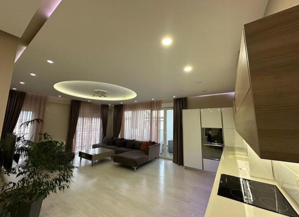 🏡 Jepet me Qira Apartament 3+1+2 + Garazh – Kompleksi FZ