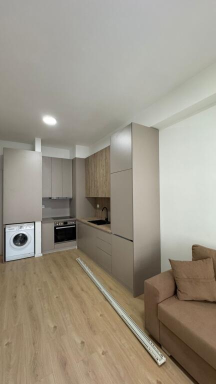 🏢Ne zonen e Ali Demit,Rezidenca Kadiu jepet me qera apartament 1+1,i sapo mobiluar 45,000Leke