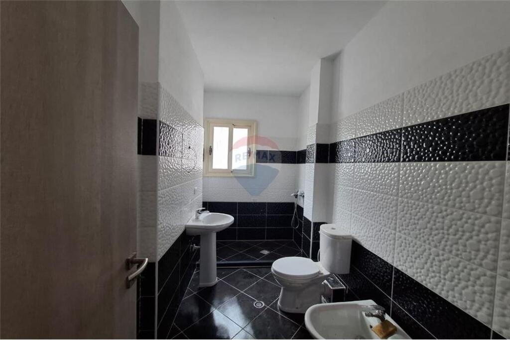 🏡 Apartament 2+1 për Shitje – Rruga Gjergj Kastrioti, Vlorë