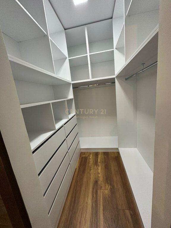 APARTAMENT MODERN 2+1+2 KOMPLEKSI FZ, LIQENI I THATE!