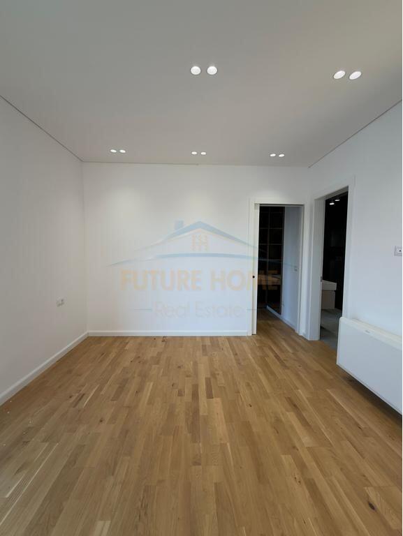 JEPET ME QERA VILE PRANE TEG