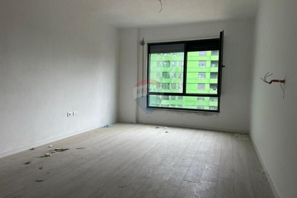 Apartament per shitje ne rrugen 5 Maji