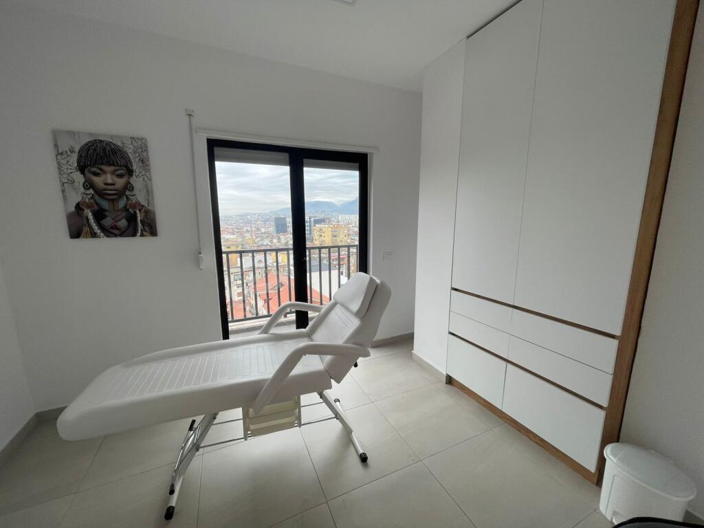 🏢 Shitet Apartament 3+1+2 📍 Pranë Villas Gold💰 Çmimi: 261.000€