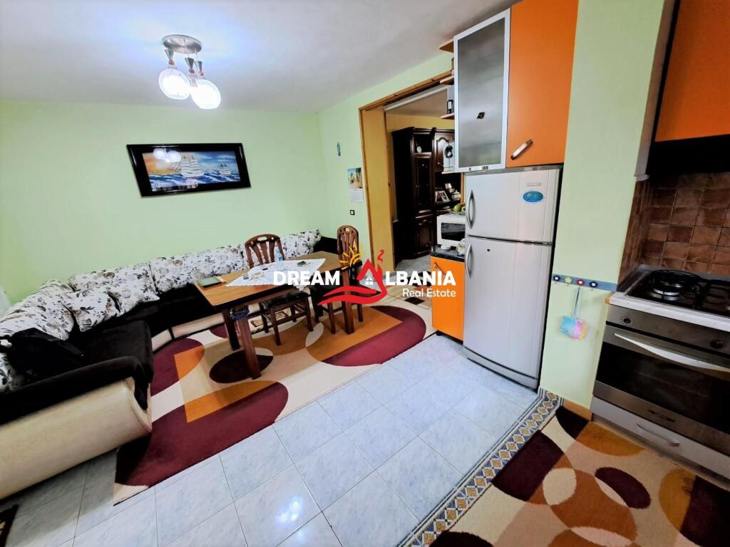 Duplex apartment 3+1 with veranda and 1 basement room for sale on Jordan Misja street near the Serious Crimes Court in Tirana (ID 4139139)
