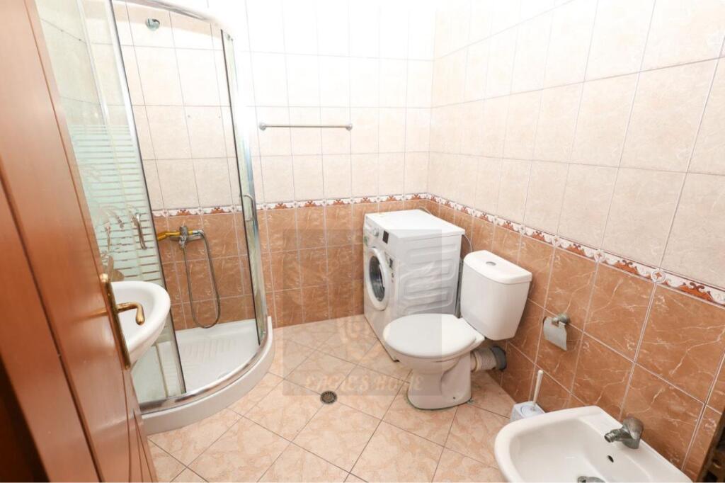 🌿🏙️📍 2+1 me qira —Kopshti Botanik, Tiranë 📍🏙️🌿