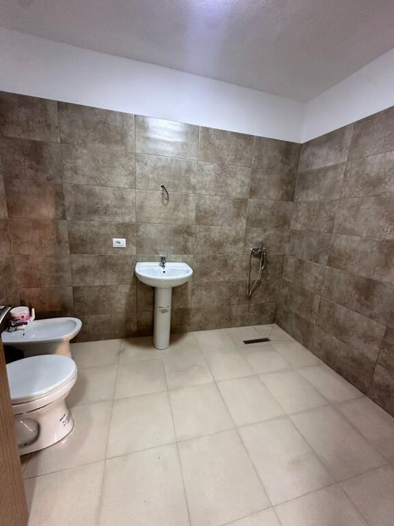 Appartamento - In Affitto - Via 5 Maji