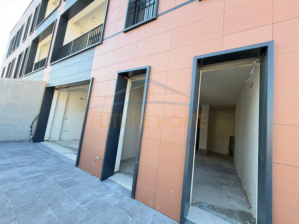 Shitet, Apartament 1+1, tek Kompleksi Grand, Tiranë.