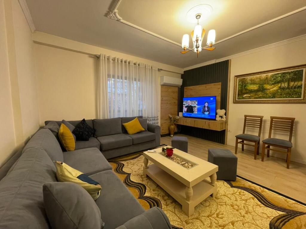 Apartment 2+1 Rent Paris Commune/ Park