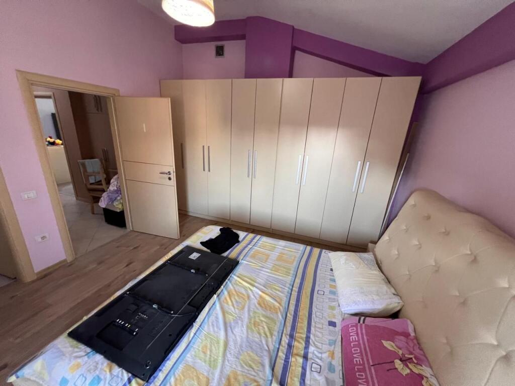 Shitet Apartament 2+1 në Fresk