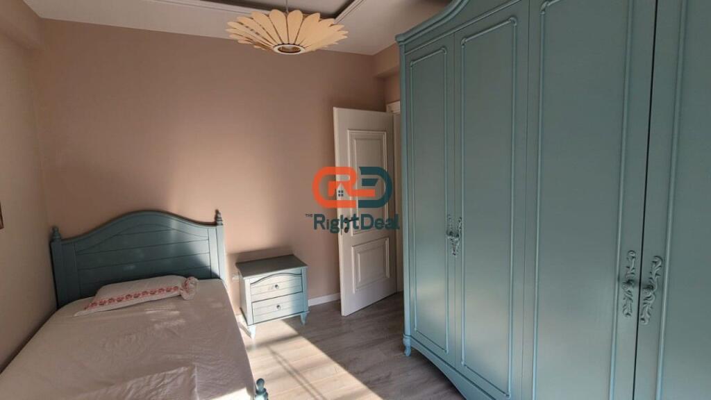 Tek Liqeni I Thate, Shitet Super Apartament 3+1+2, Me Planimetri, Orientim Perfekt Dhe Dy Poste Parkimi !