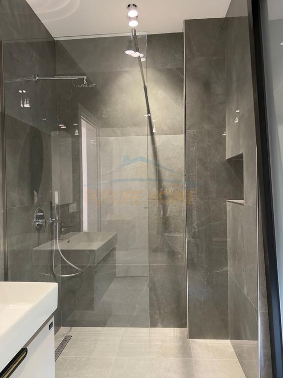 JEPET ME QERA VILE PRANE TEG