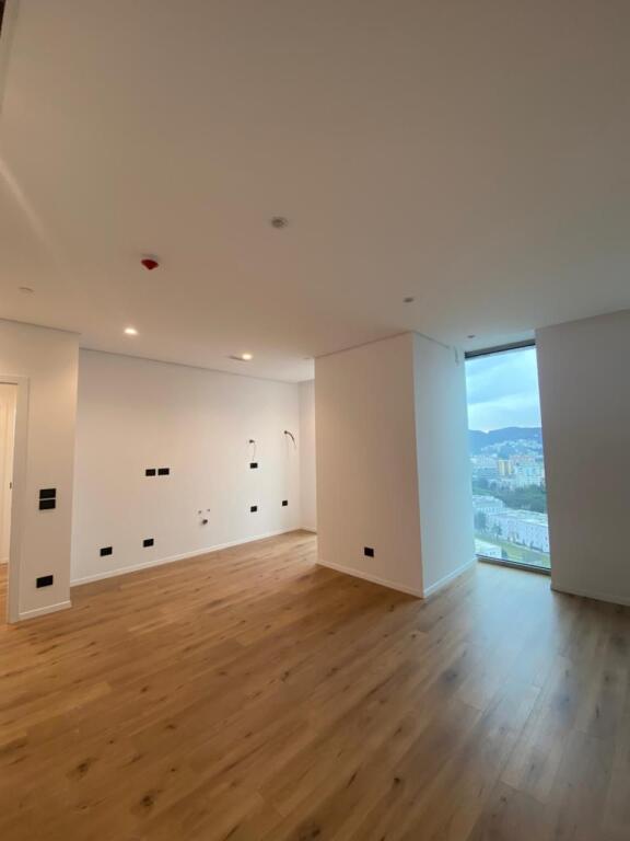 🏢 Jepet zyrë me qira – Downtown One,Rr. e Elbasanit