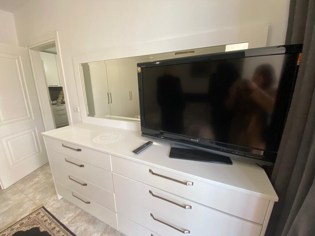 1+1,i mobiluar te dixhitalbi te komune e parisit,cmimi 650 euro