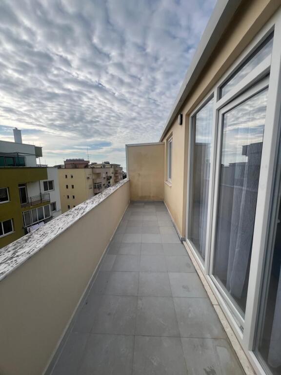 Shitet Apartament 2+1 lagja 13 durres