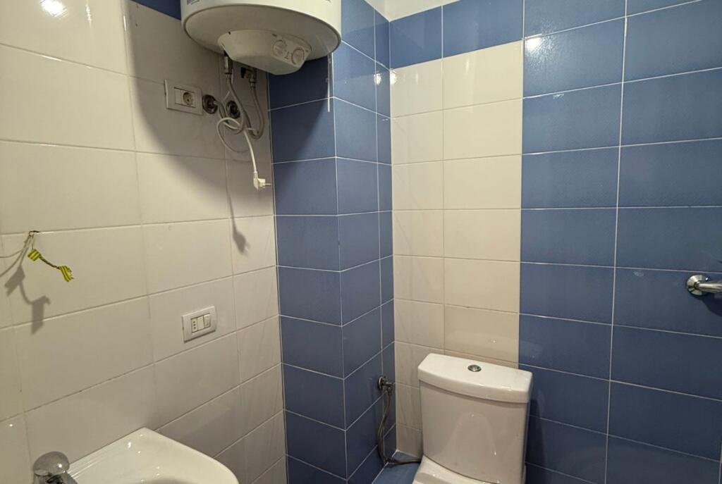 Tek Hygeia Shitet Apartament 2+1+2 I Mobiluar