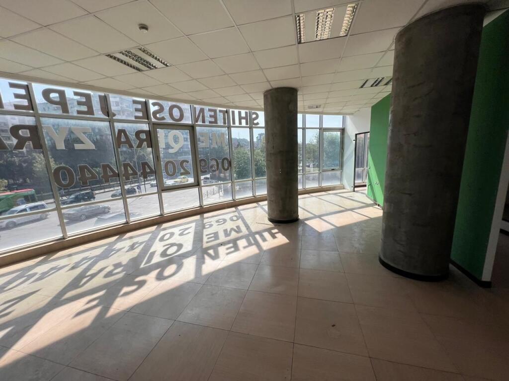 Commercial space for rent on Kavaja Street