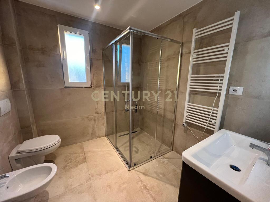 Appartamento IN AFFITTO NEL COMUNE DI PARIGI 2+1