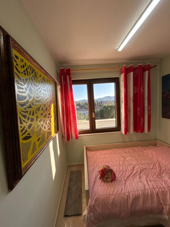 Qera 2+1 , super Pamje , liqeni Tiranes