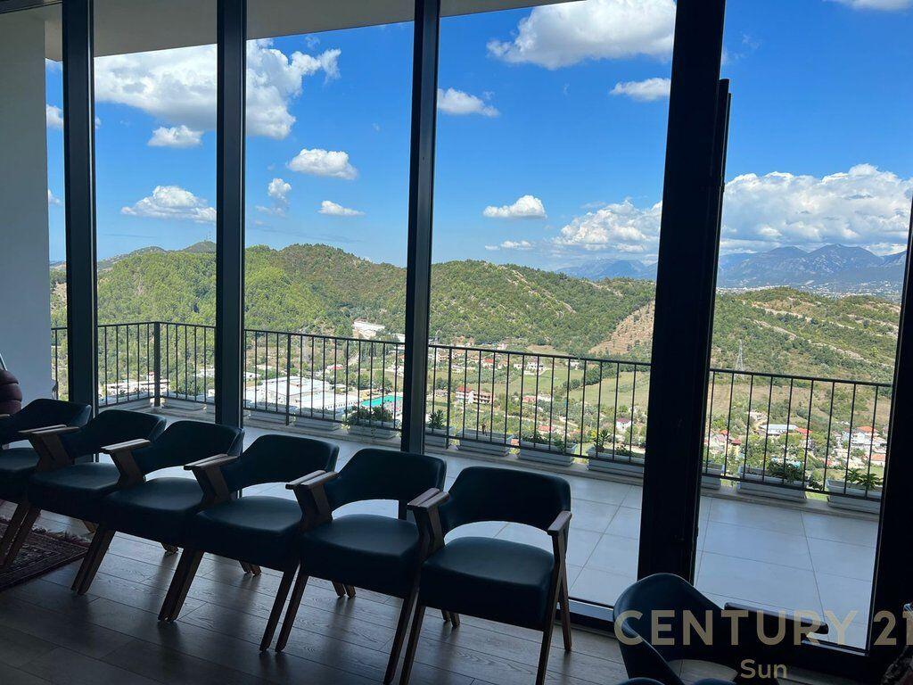 Jepet me qira vilë në Petrelë, Tiranë