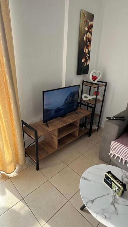 Super apartament 1+1 per shitje ne Sarande, pamje nga deti