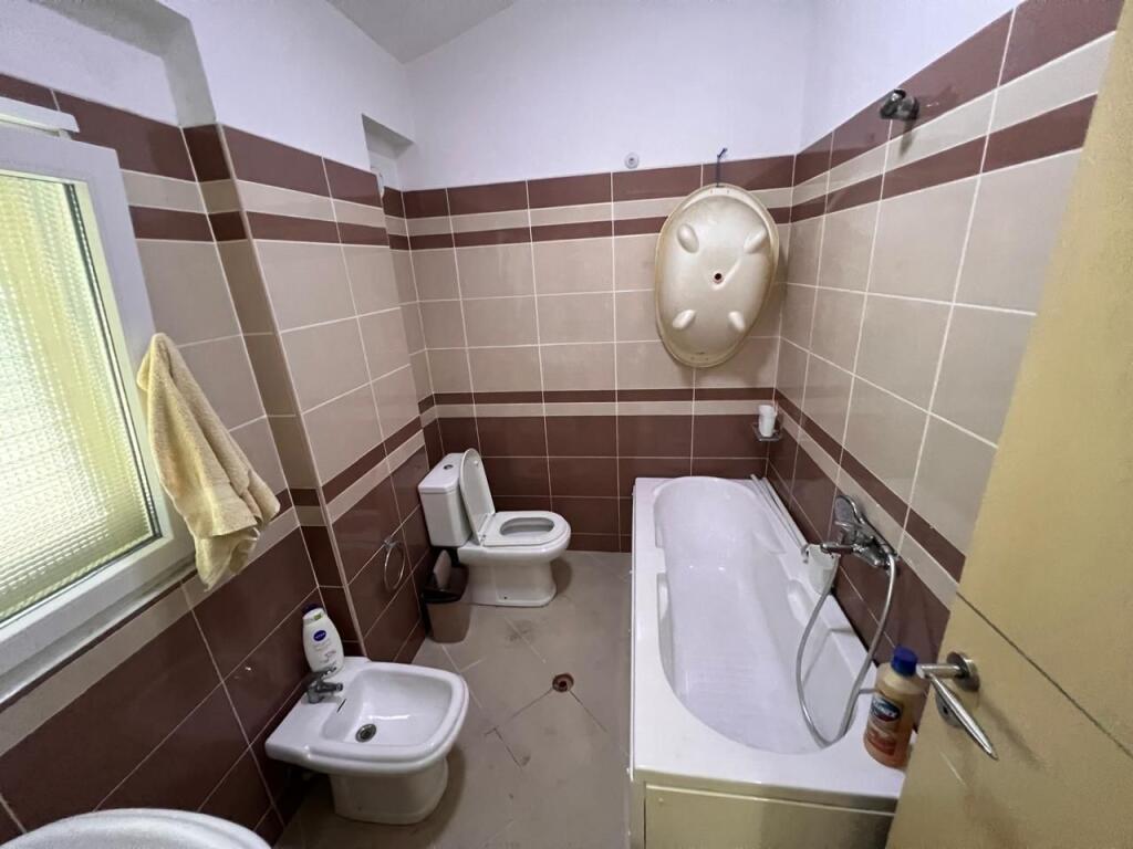 Shitet Apartament 2+1 në Fresk