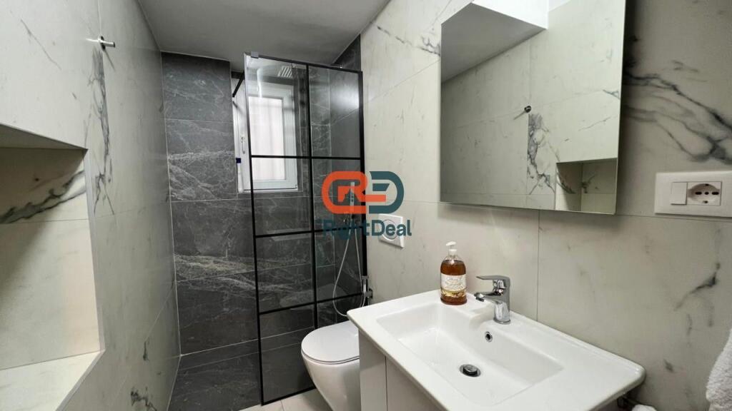 Tek Shkolla Baletit, Jepet Me Qira Apartament 1+1 i Investuar!!!