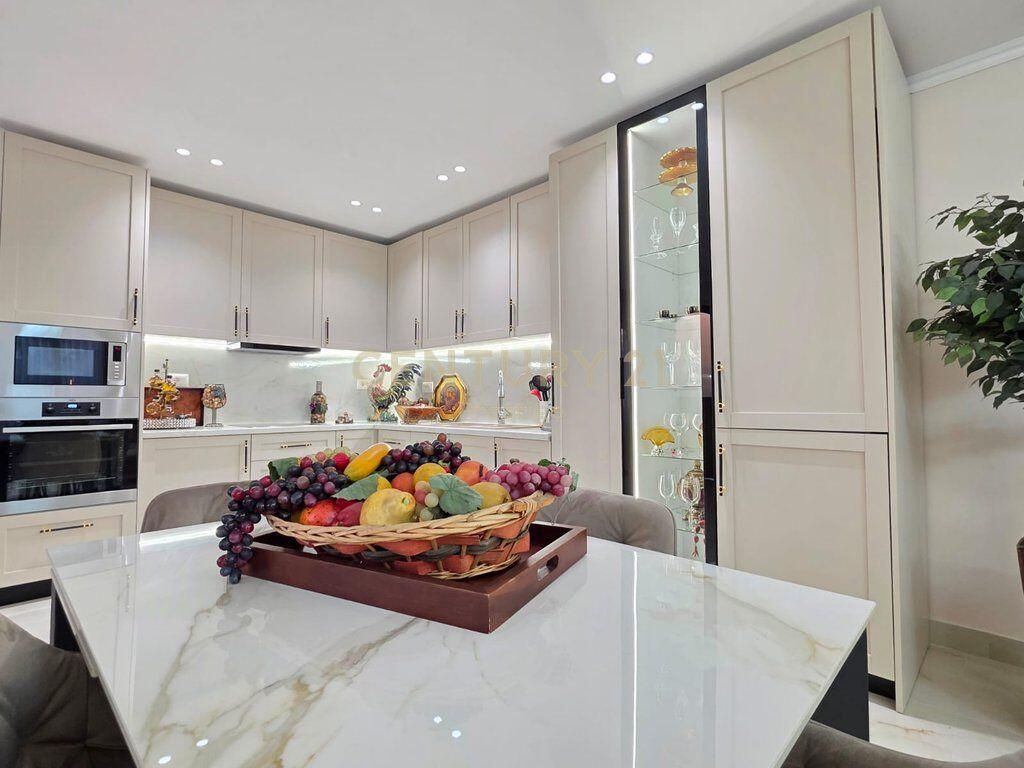 VILE ME QIRA, VENDOSUR NE ZONEN E XHAMLLIKUT, TIRANE!