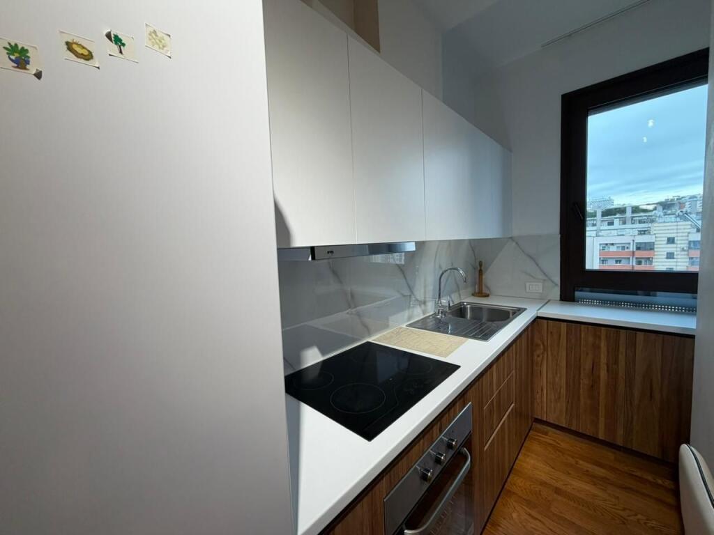 Apartament 1+1 per qira tek Rruga e Barrikadave.