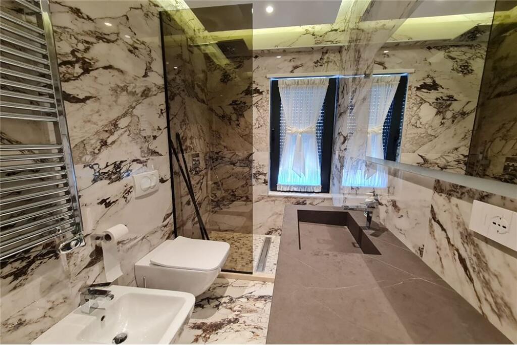 Apartment for rent on Zogu i Pare Boulevard