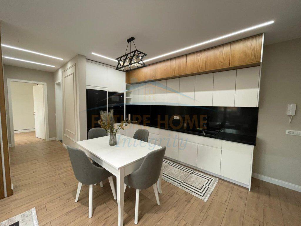 For rent, Apartment 2+1+2+2 Parking spaces, Dry Lake, Tirana.