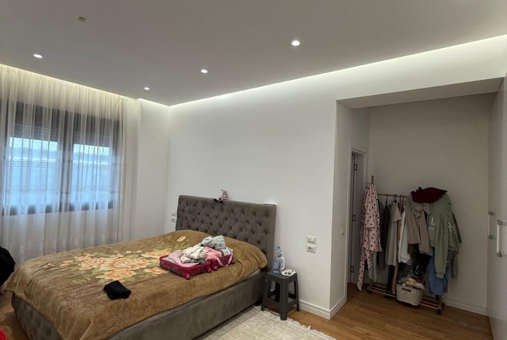 Tek Vilat Alexandros, Shitet Apartament I Investuar Me Cmim Okazion 1640 Euro/m²!