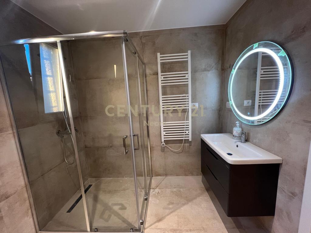 Appartamento IN AFFITTO NEL COMUNE DI PARIGI 2+1