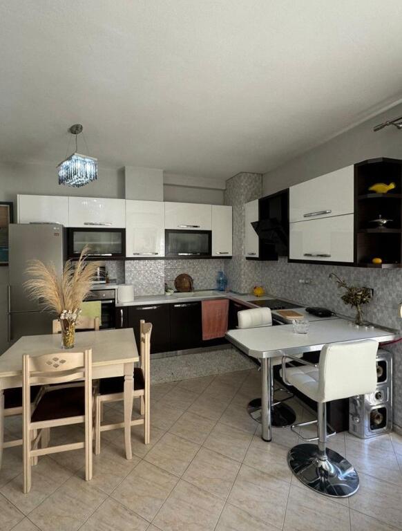 Vendesi in vendita 1+1, Fresk