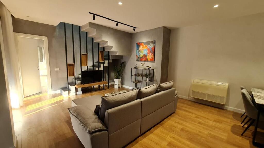 🏡 DUPLEX IN AFFITTO IN CENTRO – VIA BARRIKADAVE