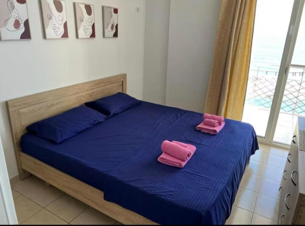 Super apartament 1+1 per shitje ne Sarande, pamje nga deti