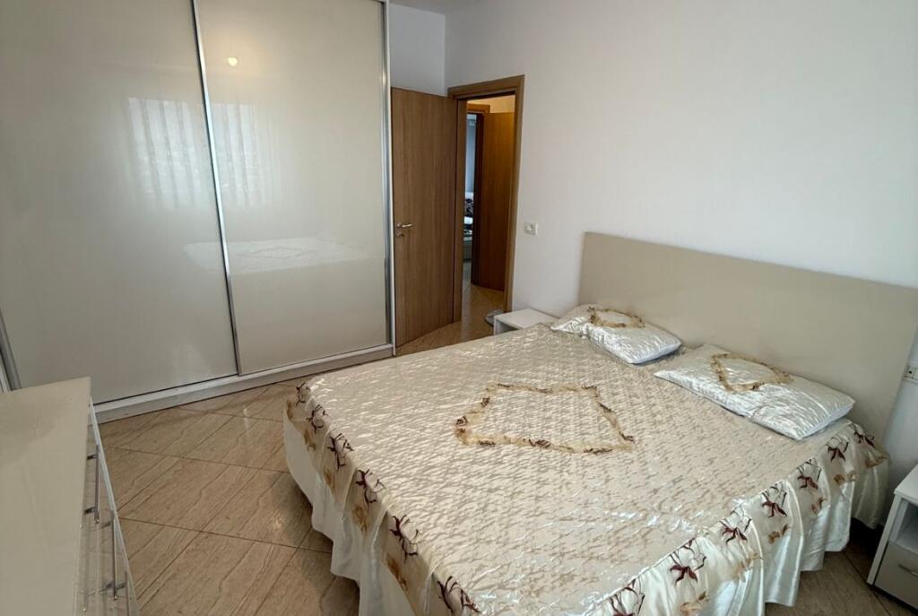 Tek Hygeia Shitet Apartament 2+1+2 I Mobiluar